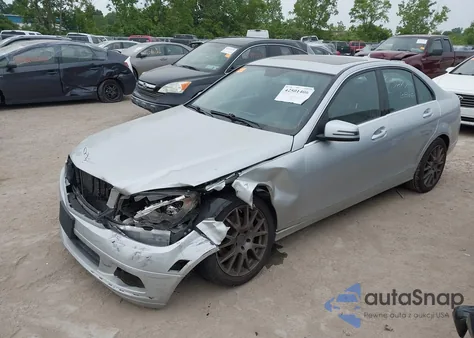 2010 Mercedes-Benz C 300 Luxury 4Matic/Sport 4Matic из США, поврежденный, VIN WDDGF8BB1AR119186